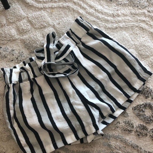 BNWT Dynamite tie waist shorts - Picture 2 of 5